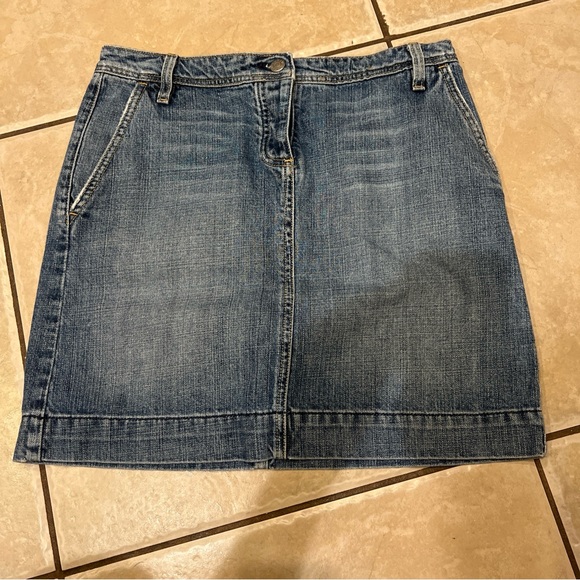 J Crew Blue Denim Jean Skirt Women's Size 4 Button Fly - Picture 1 of 2